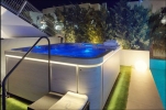 Jacuzzy